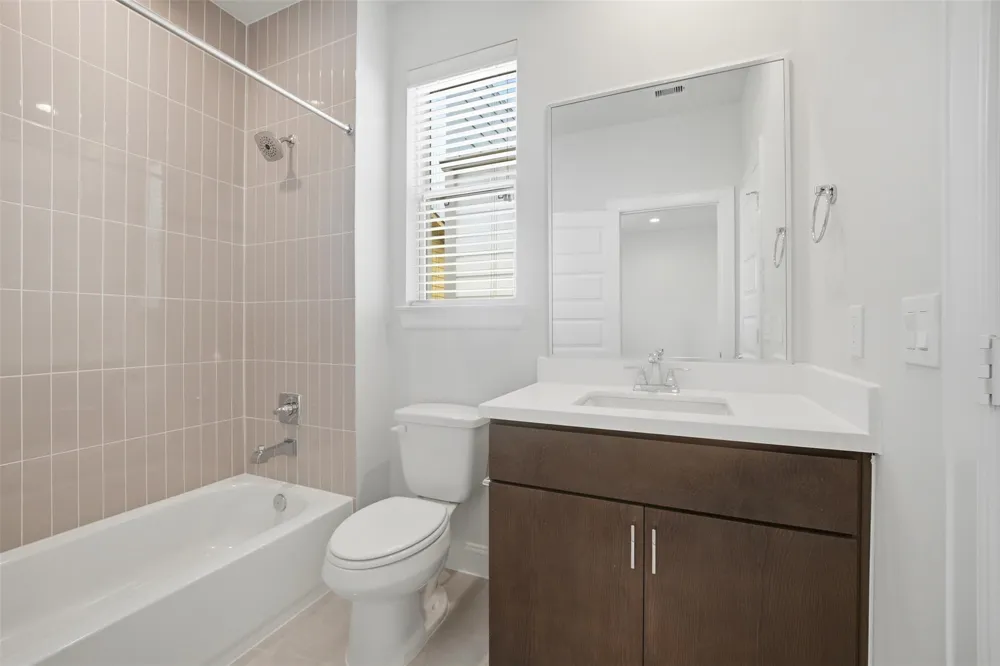 1811 Mills Street Houston, TX 77026