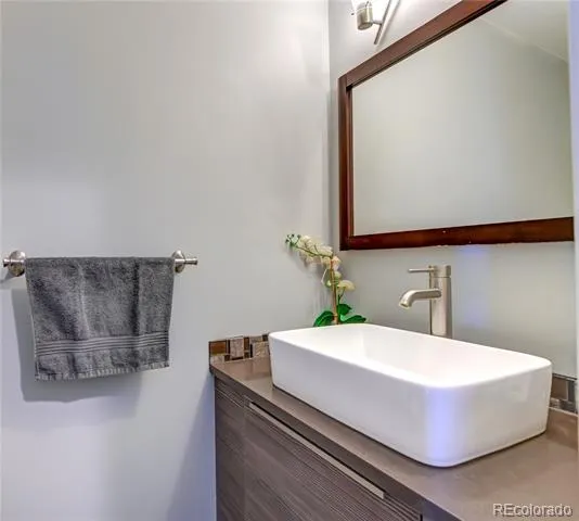 2321 S Henry Place Denver, CO 80210