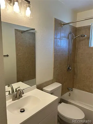 3941 S Pagosa Street Aurora, CO 80013