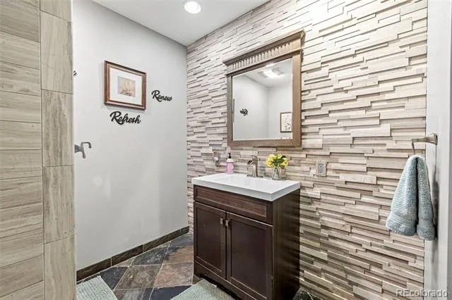 6902 S Lamar Street Littleton, CO 80128