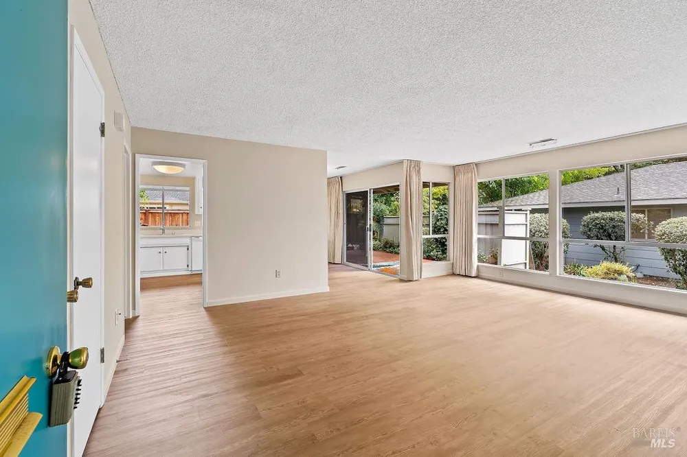 172 White Oak Drive Santa Rosa, CA 95409