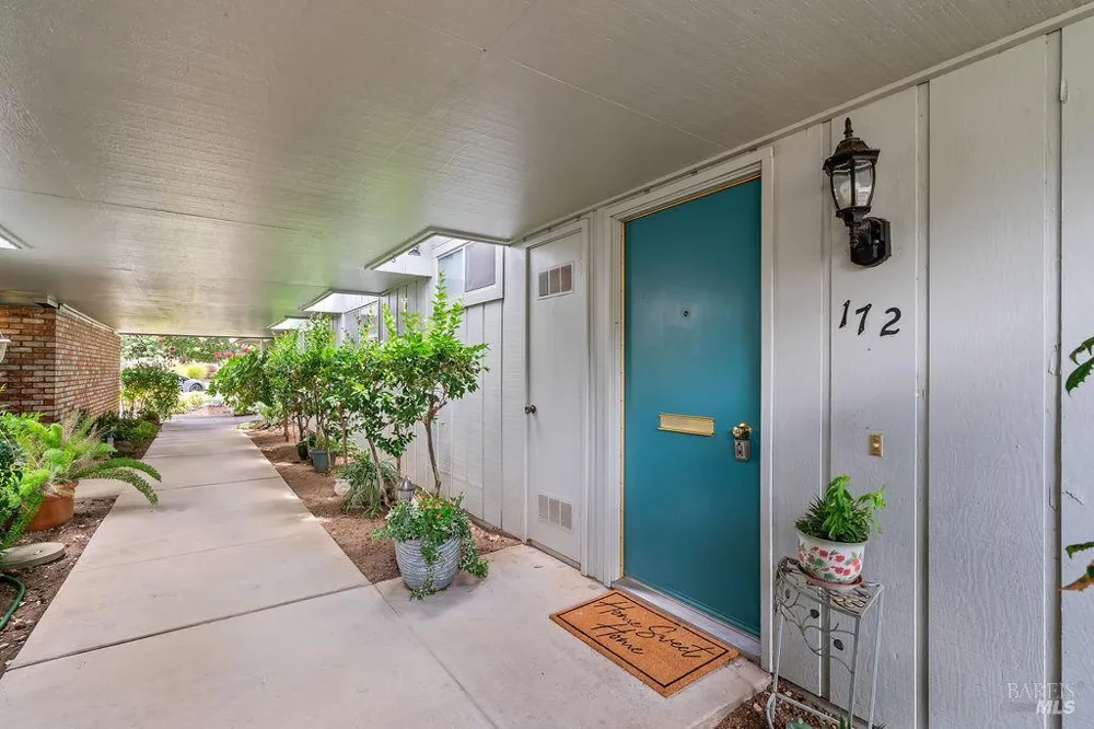 172 White Oak Drive Santa Rosa, CA 95409