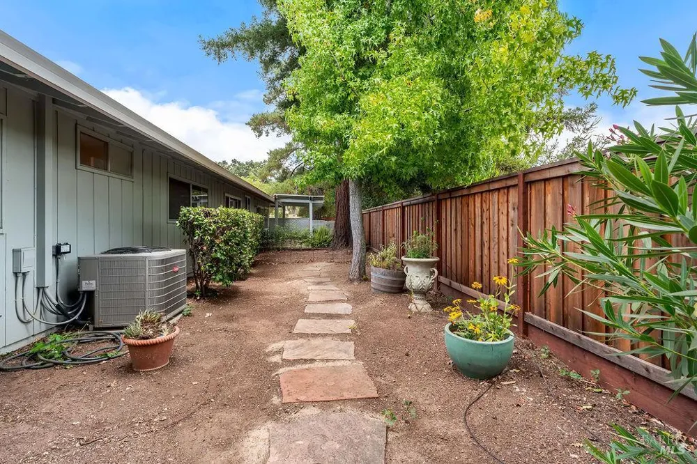 172 White Oak Drive Santa Rosa, CA 95409
