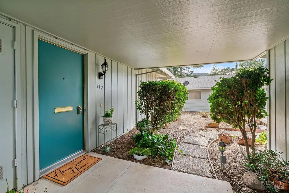 172 White Oak Drive Santa Rosa, CA 95409
