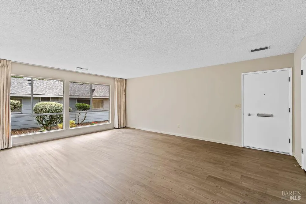 172 White Oak Drive Santa Rosa, CA 95409