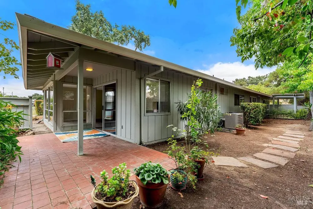 172 White Oak Drive Santa Rosa, CA 95409