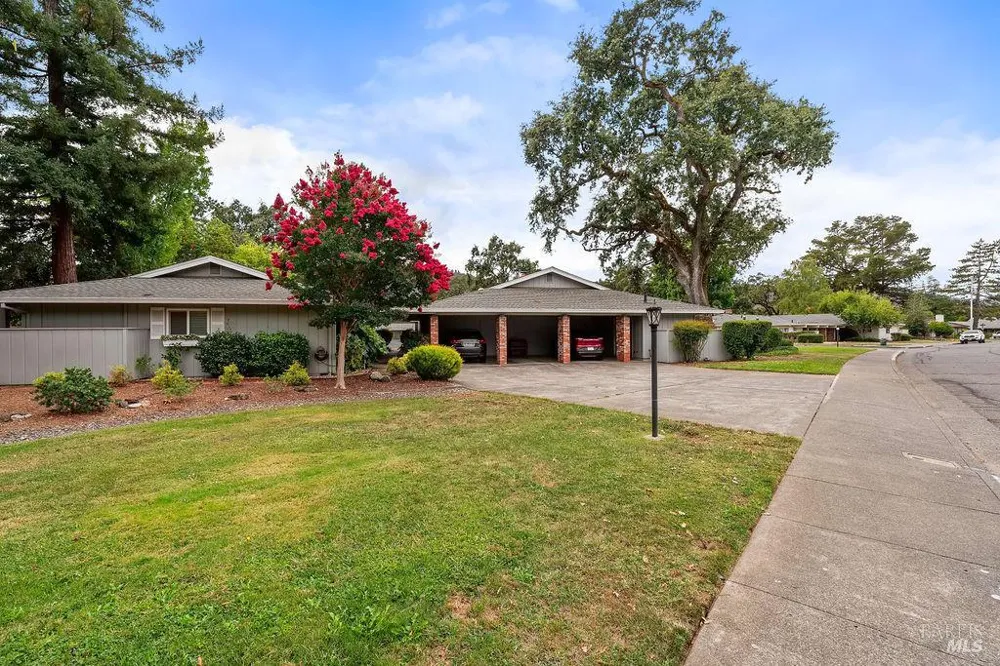 172 White Oak Drive Santa Rosa, CA 95409