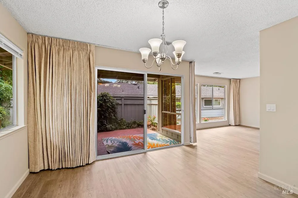 172 White Oak Drive Santa Rosa, CA 95409