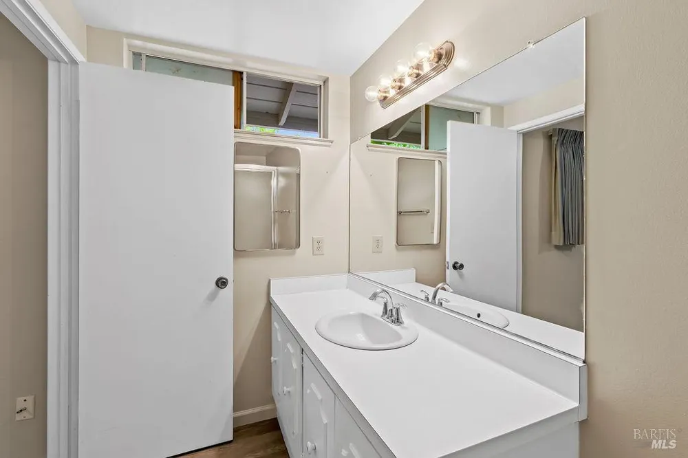 172 White Oak Drive Santa Rosa, CA 95409