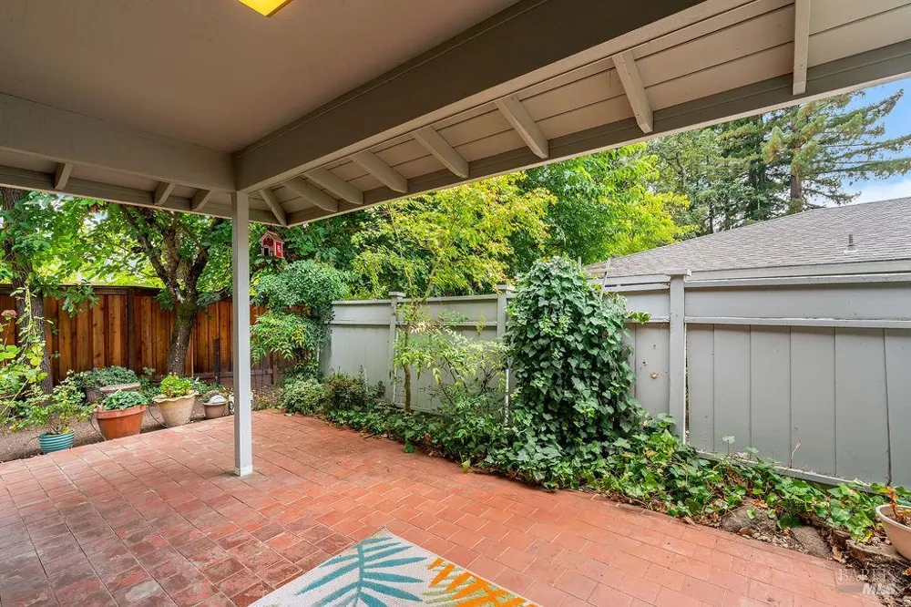 172 White Oak Drive Santa Rosa, CA 95409