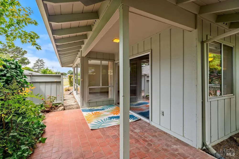 172 White Oak Drive Santa Rosa, CA 95409