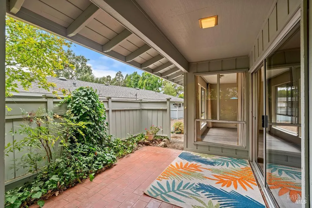172 White Oak Drive Santa Rosa, CA 95409