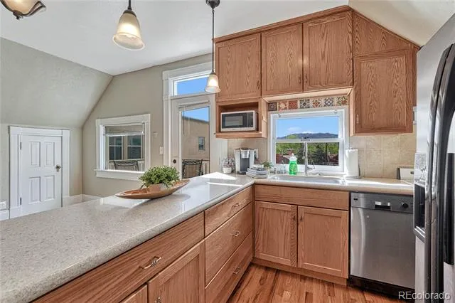 6 Boulder Crescent Street Colorado Springs, CO 80903