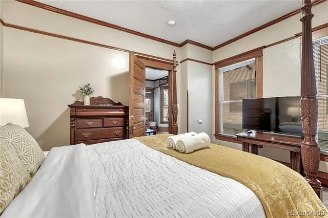 6 Boulder Crescent Street Colorado Springs, CO 80903
