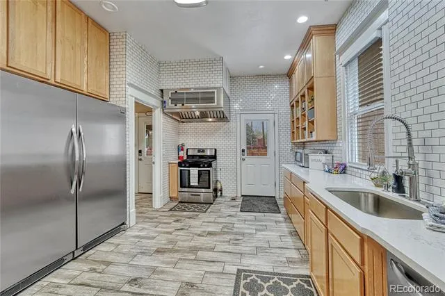 6 Boulder Crescent Street Colorado Springs, CO 80903