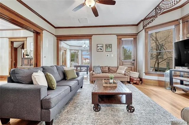 6 Boulder Crescent Street Colorado Springs, CO 80903