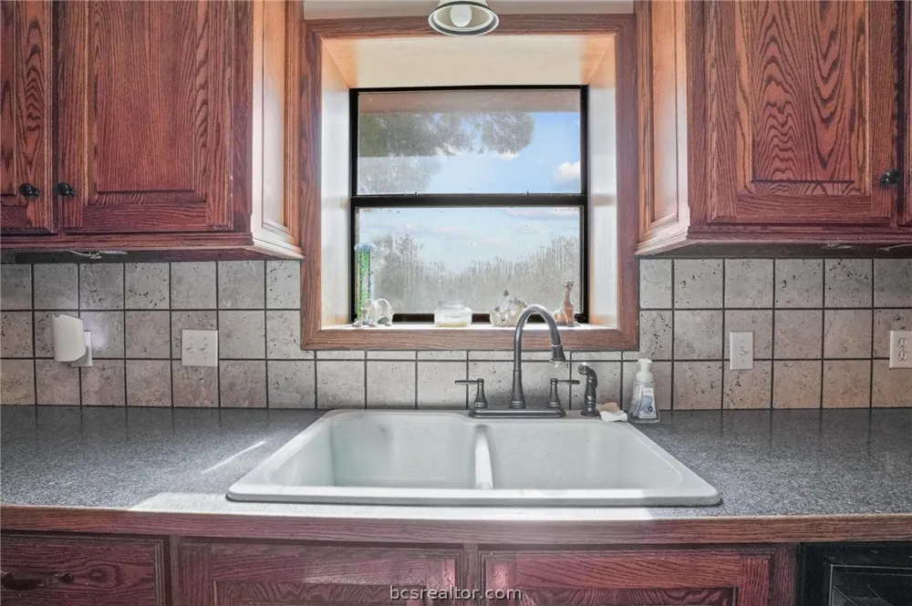 3861 State Highway 75 S Centerville, TX 75833