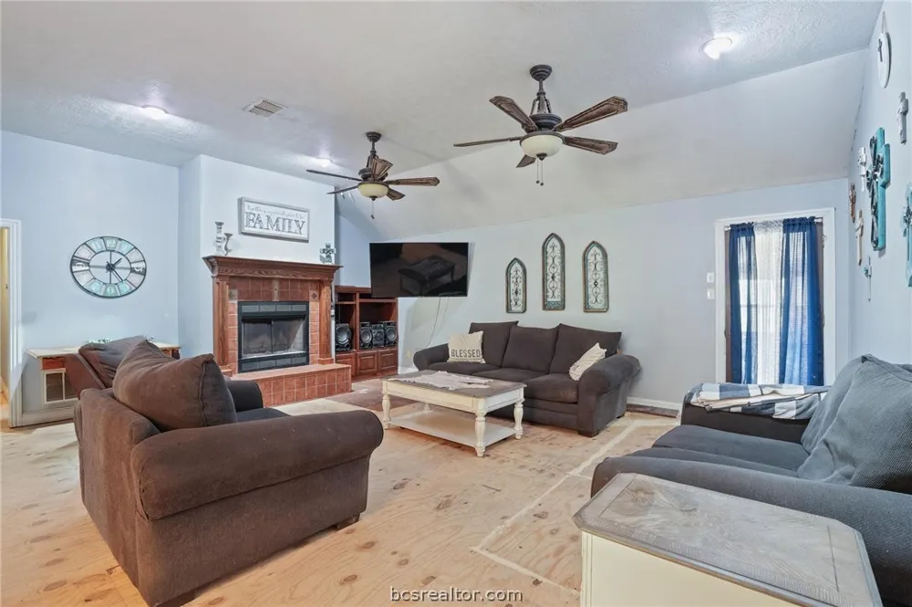 3861 State Highway 75 S Centerville, TX 75833
