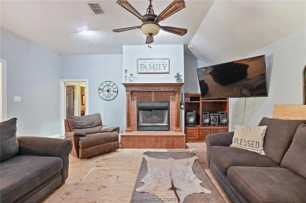 3861 State Highway 75 S Centerville, TX 75833