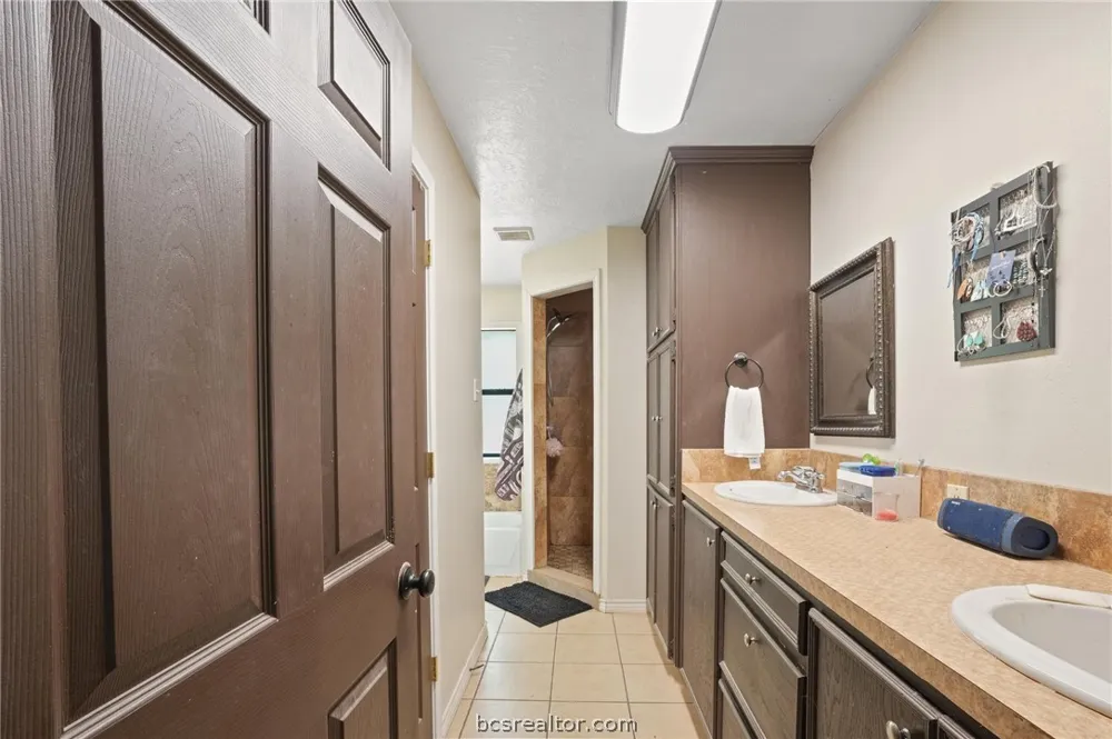 3861 State Highway 75 S Centerville, TX 75833