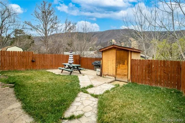 1525 Bennett Avenue Glenwood Springs, CO 81601