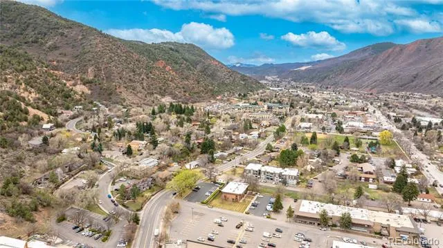 1525 Bennett Avenue Glenwood Springs, CO 81601