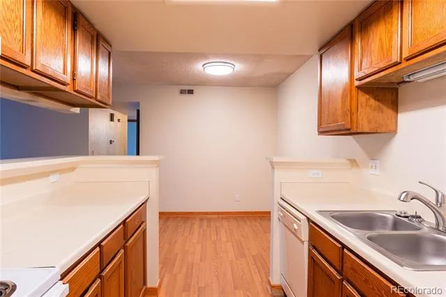 901 S Zeno Way #102 Aurora, CO 80017