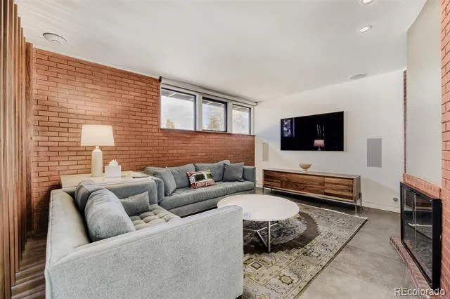 2910 S Marion Street Englewood, CO 80113