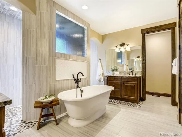 4735 Saxton Hollow Road Colorado Springs, CO 80908