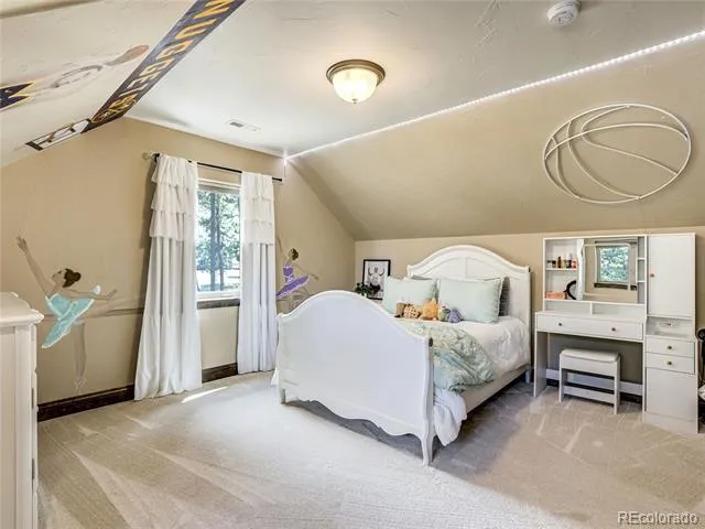 4735 Saxton Hollow Road Colorado Springs, CO 80908