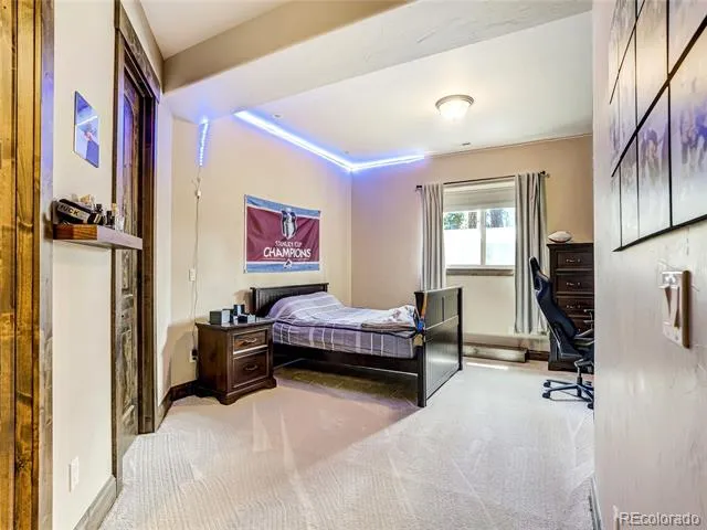 4735 Saxton Hollow Road Colorado Springs, CO 80908