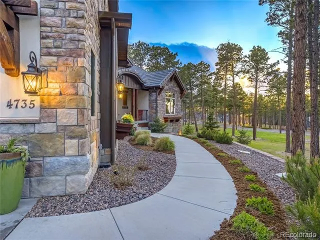 4735 Saxton Hollow Road Colorado Springs, CO 80908