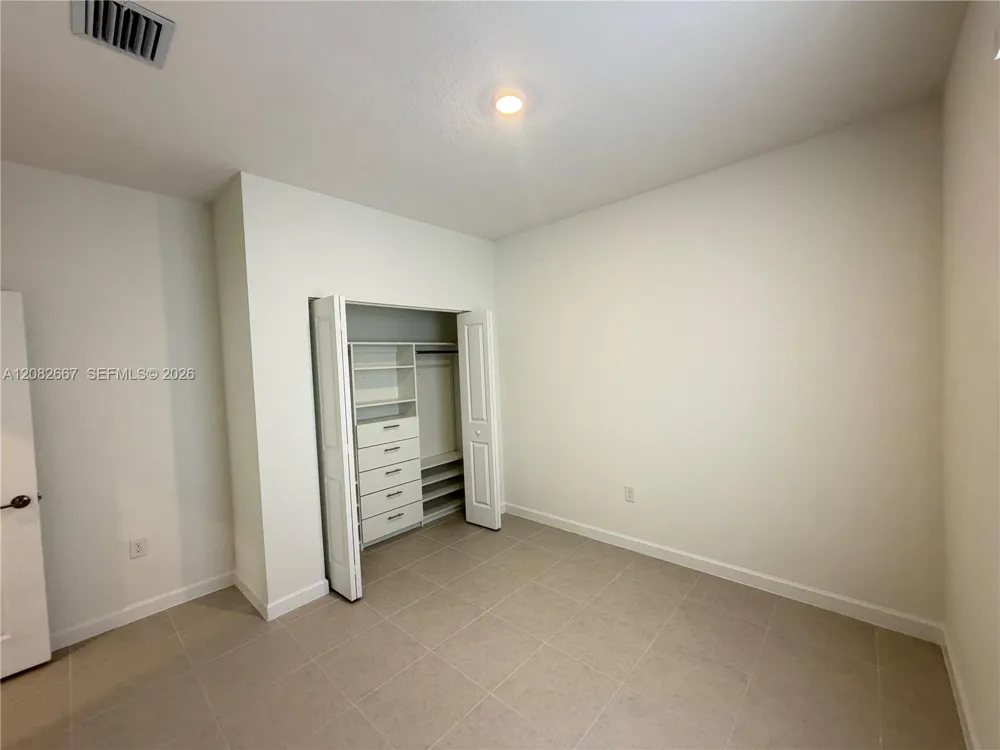 19111 SW 315 St #b Homestead, FL 33033