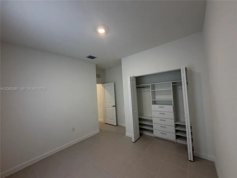 19111 SW 315 St #b Homestead, FL 33033