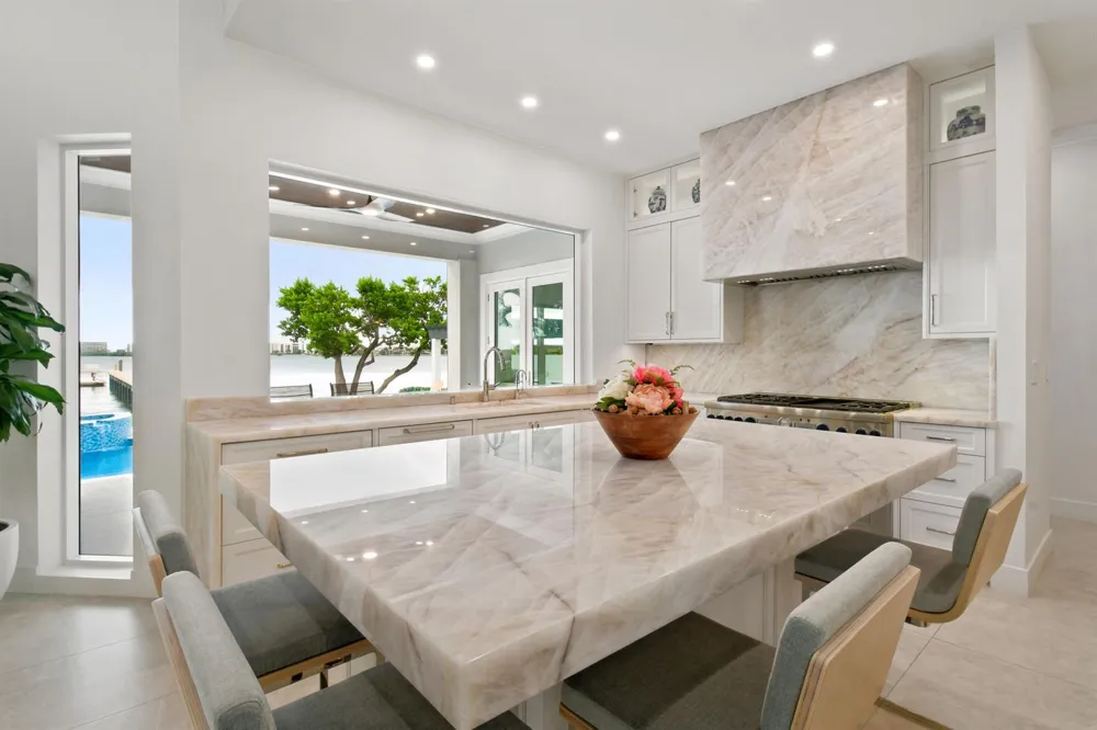 3 Lakeside Palms Court 