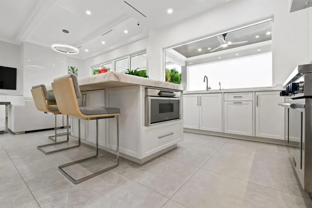 3 Lakeside Palms Court 