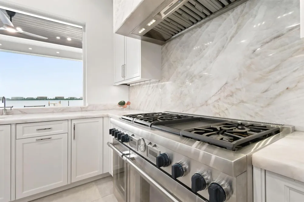 3 Lakeside Palms Court 
