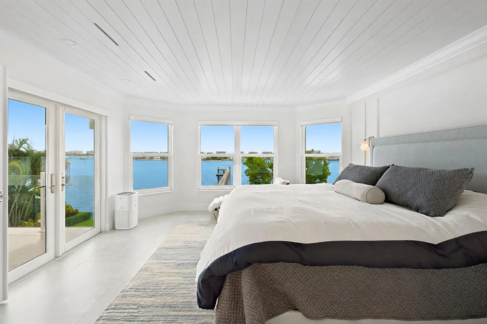 3 Lakeside Palms Court 