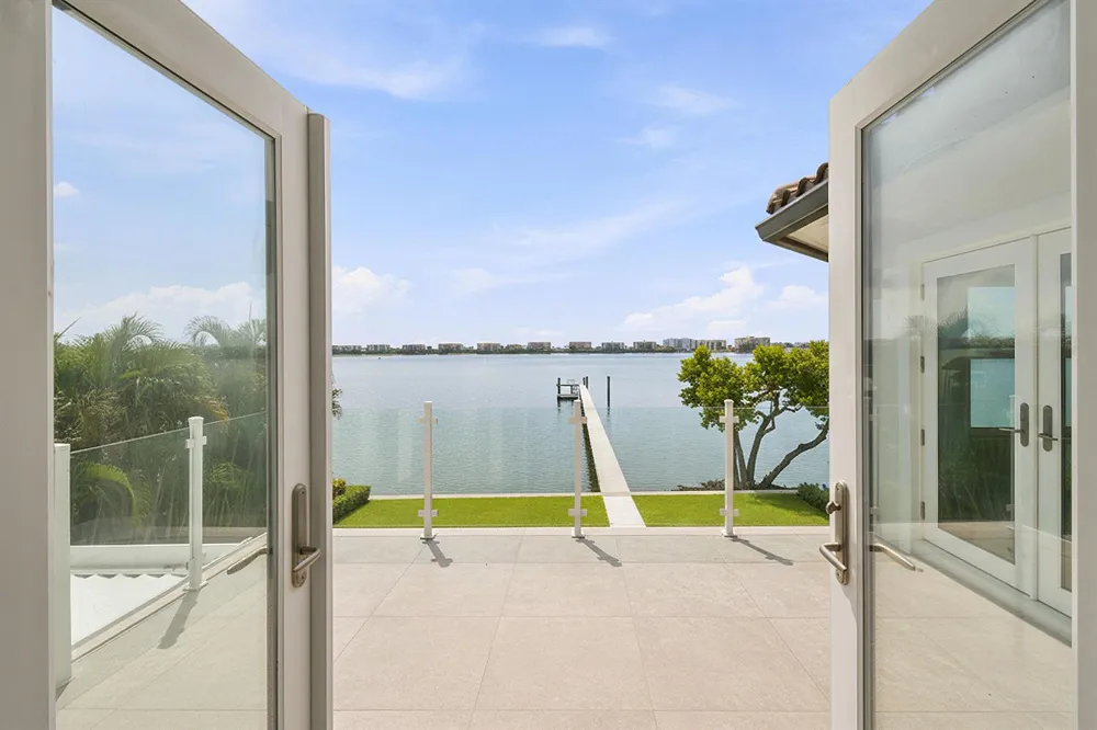 3 Lakeside Palms Court 