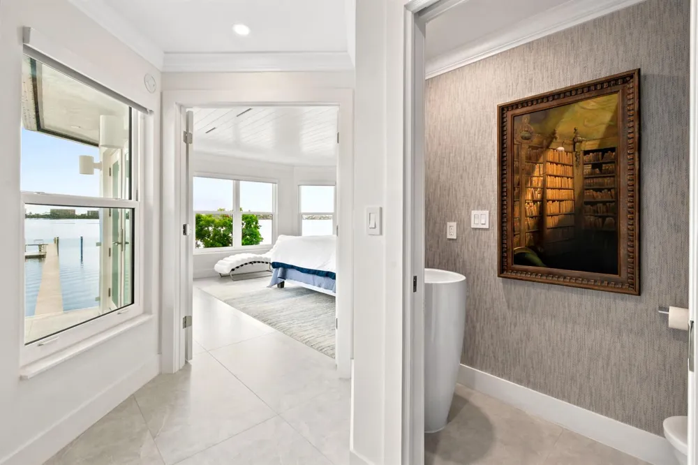 3 Lakeside Palms Court 