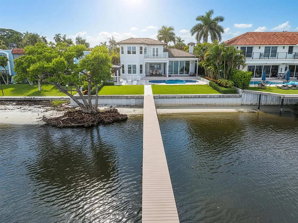 3 Lakeside Palms Court 