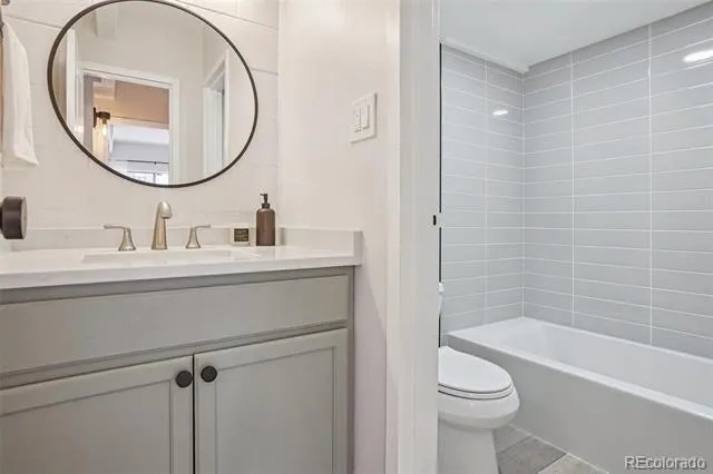 555 E 10th Avenue #3 Denver, CO 80203