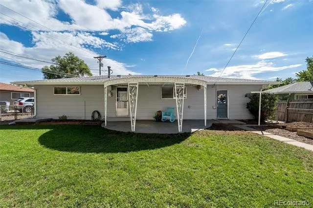 9 Elizabeth Court Longmont, CO 80501