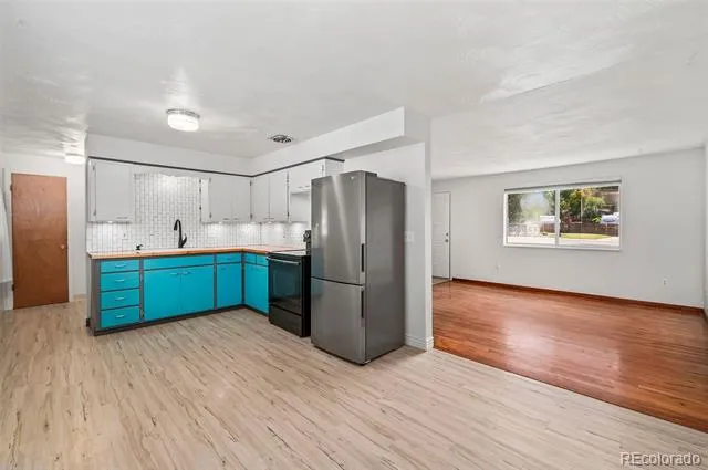 9 Elizabeth Court Longmont, CO 80501