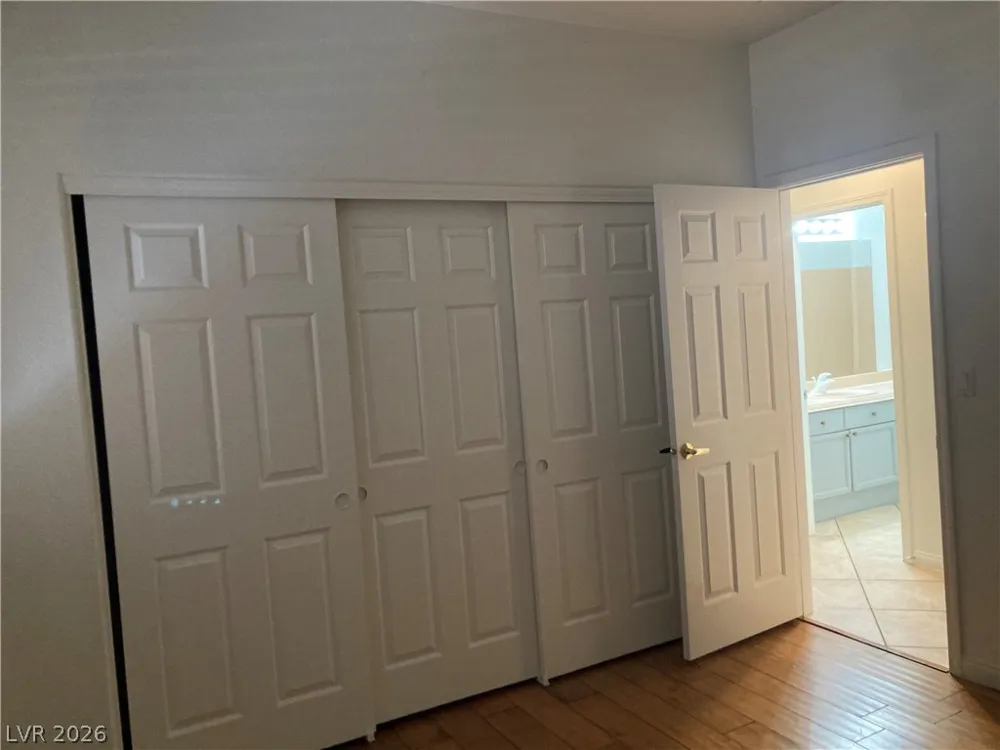 8877 Waltzing Waters Court Las Vegas, NV 89147