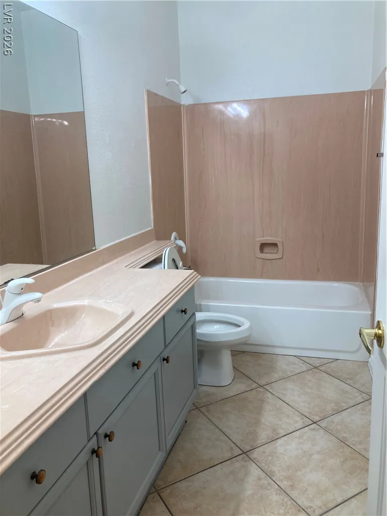8877 Waltzing Waters Court Las Vegas, NV 89147