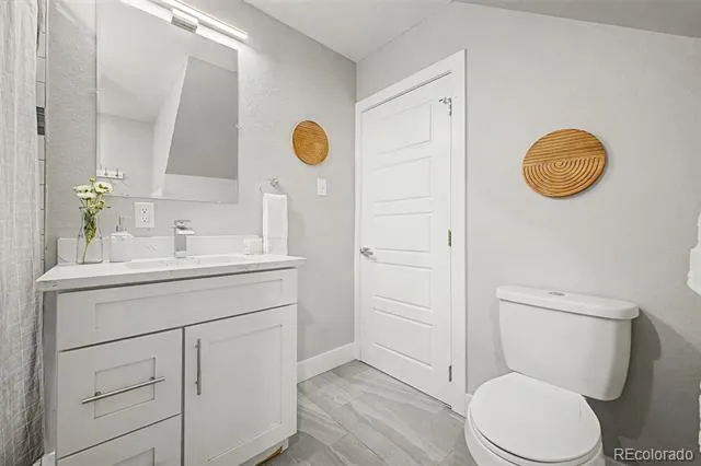 1870 W Beekman Place Denver, CO 80221