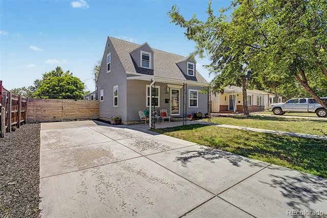 1870 W Beekman Place Denver, CO 80221
