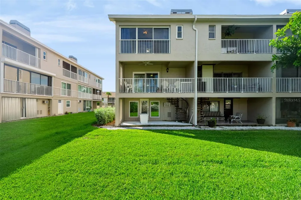 255 CAPRI CIRCLE #22 Treasure Island, FL 33706