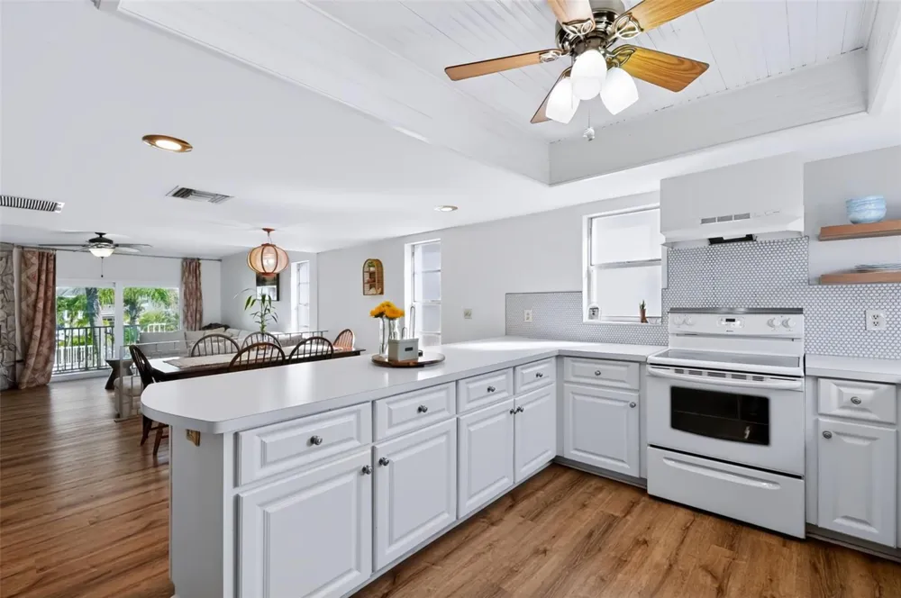 255 CAPRI CIRCLE #22 Treasure Island, FL 33706